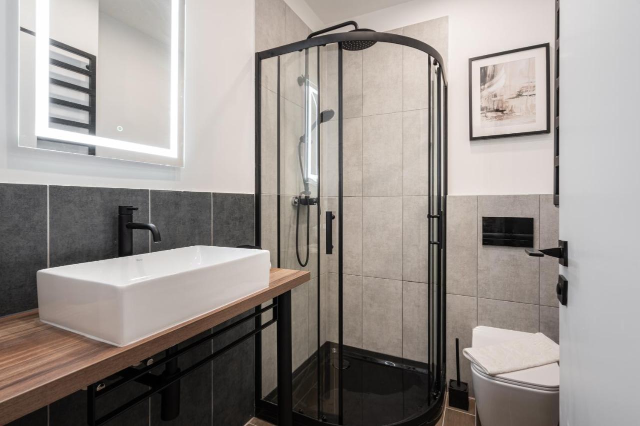 Apartamento Kl31 - Urban Escape - Prime Location - Klauzal Square By Bqa Budapest Exterior foto