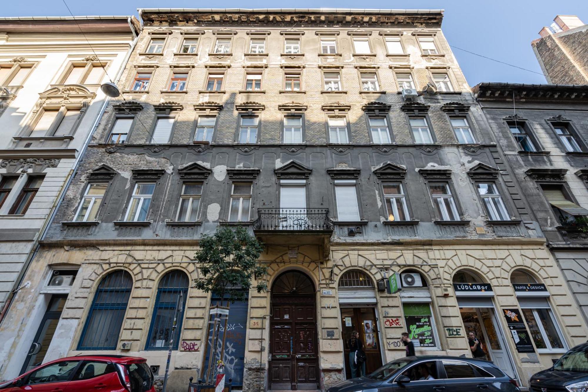 Apartamento Kl31 - Urban Escape - Prime Location - Klauzal Square By Bqa Budapest Exterior foto