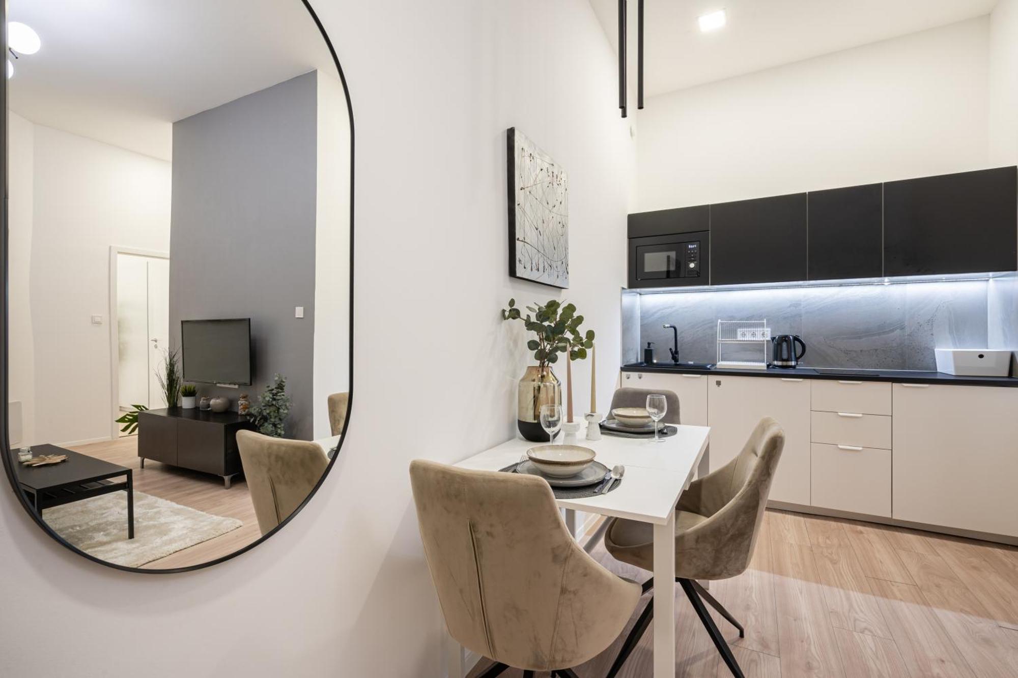 Apartamento Kl31 - Urban Escape - Prime Location - Klauzal Square By Bqa Budapest Exterior foto
