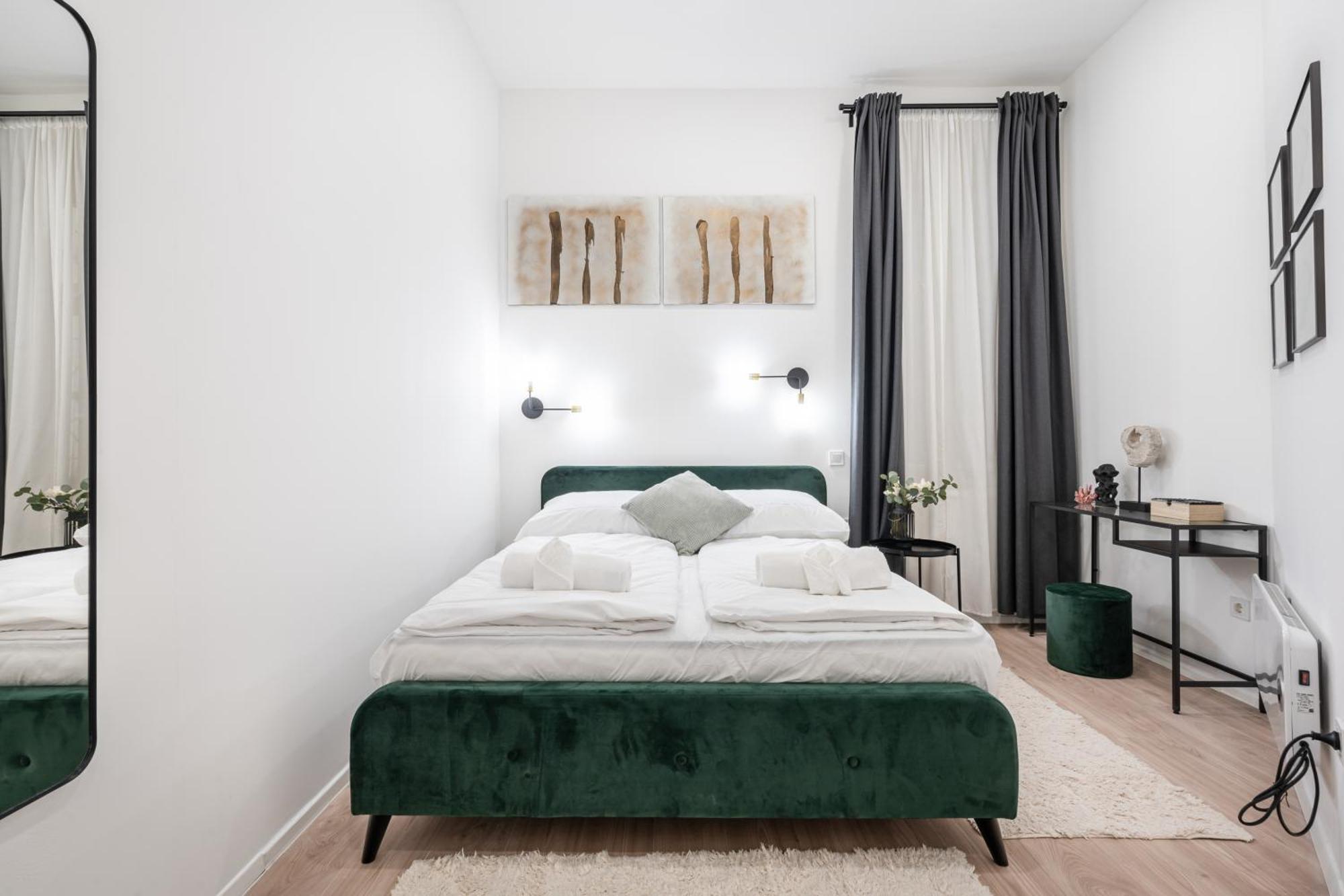 Apartamento Kl31 - Urban Escape - Prime Location - Klauzal Square By Bqa Budapest Exterior foto