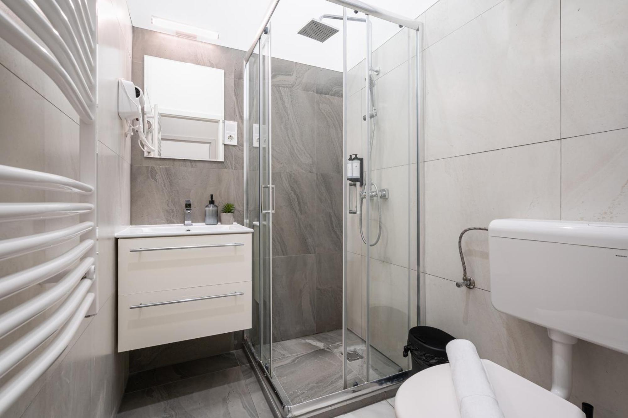 Apartamento Kl31 - Urban Escape - Prime Location - Klauzal Square By Bqa Budapest Exterior foto